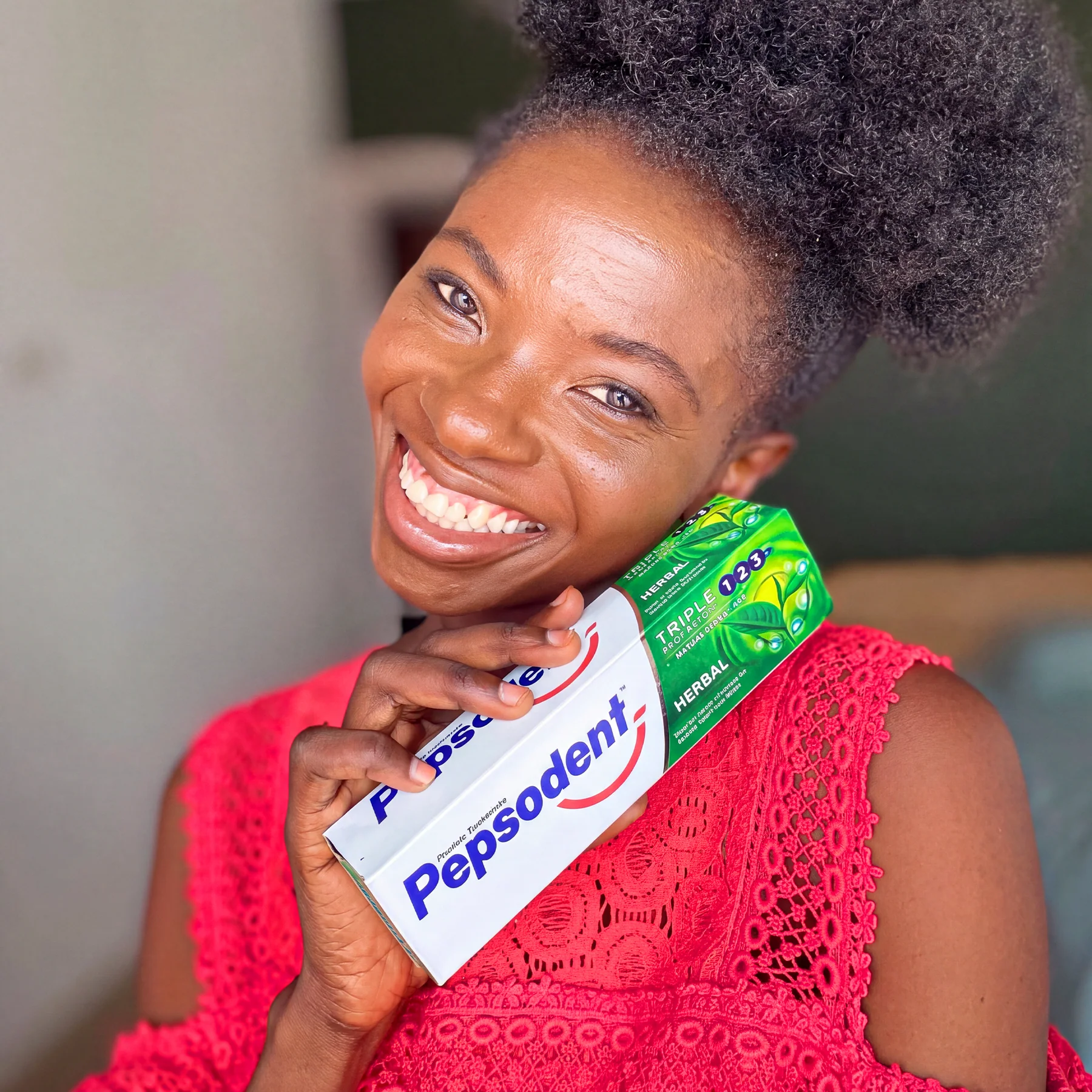 Pepsodent campaign moment 1