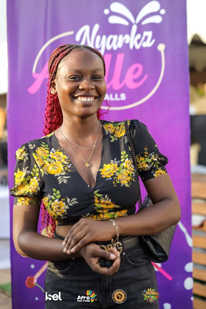A student at an iSel campus activation