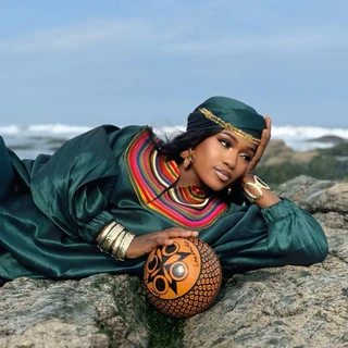 Samira, iSel creator